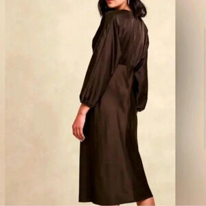 BANANA REPUBLIC BLOUSSANT-SLEEVE
MIDI DRESS